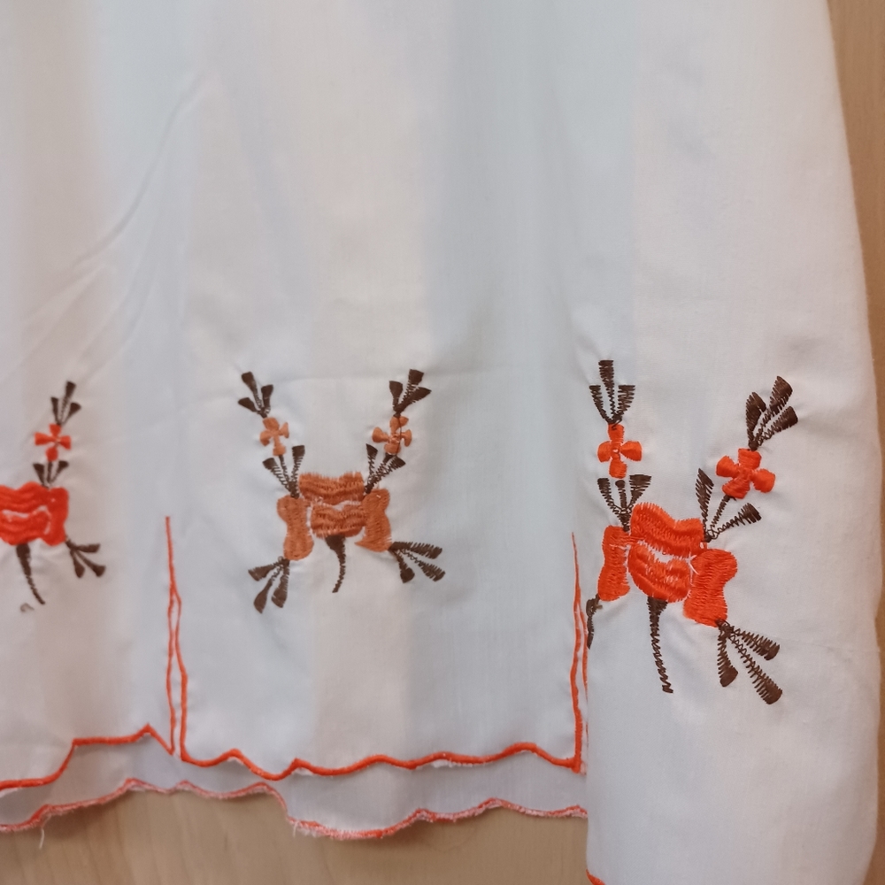 White Boho Embroidered Vintage Top - Picture 3 of 12
